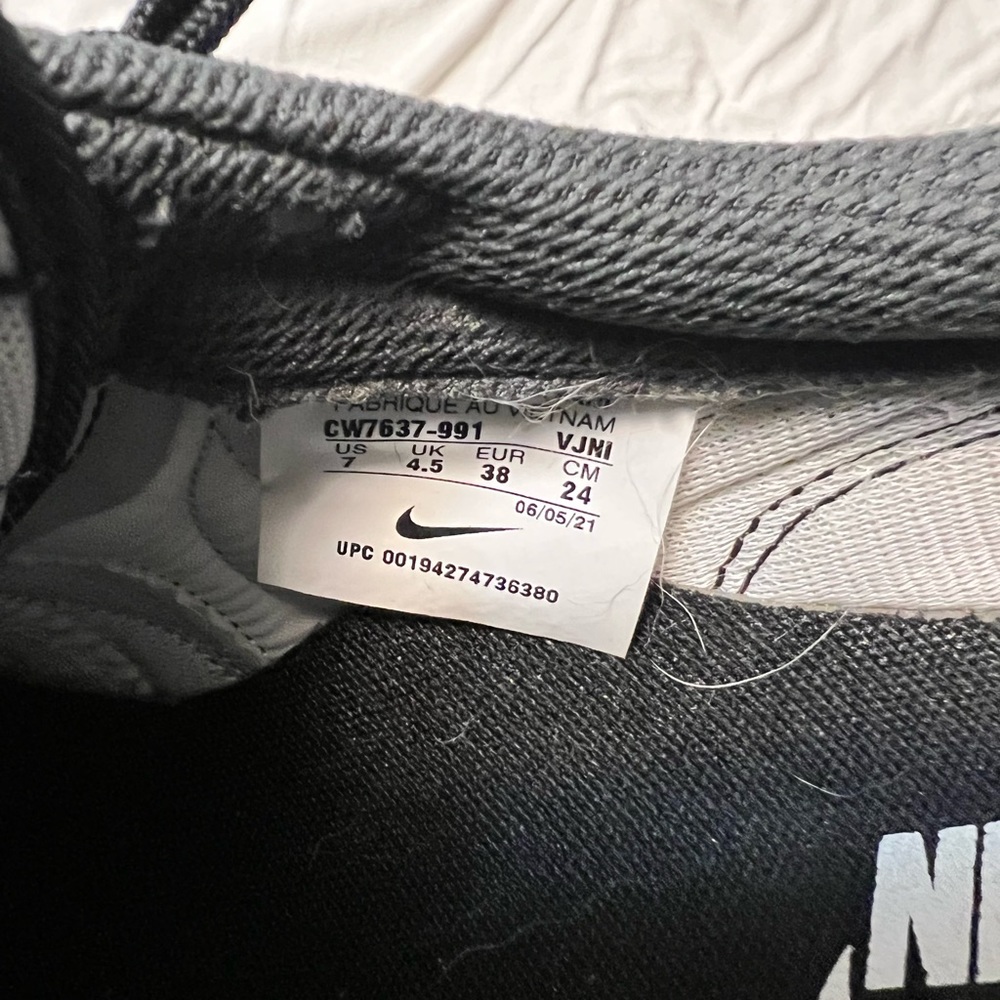 Nike sneakers - Picture 5 of 5